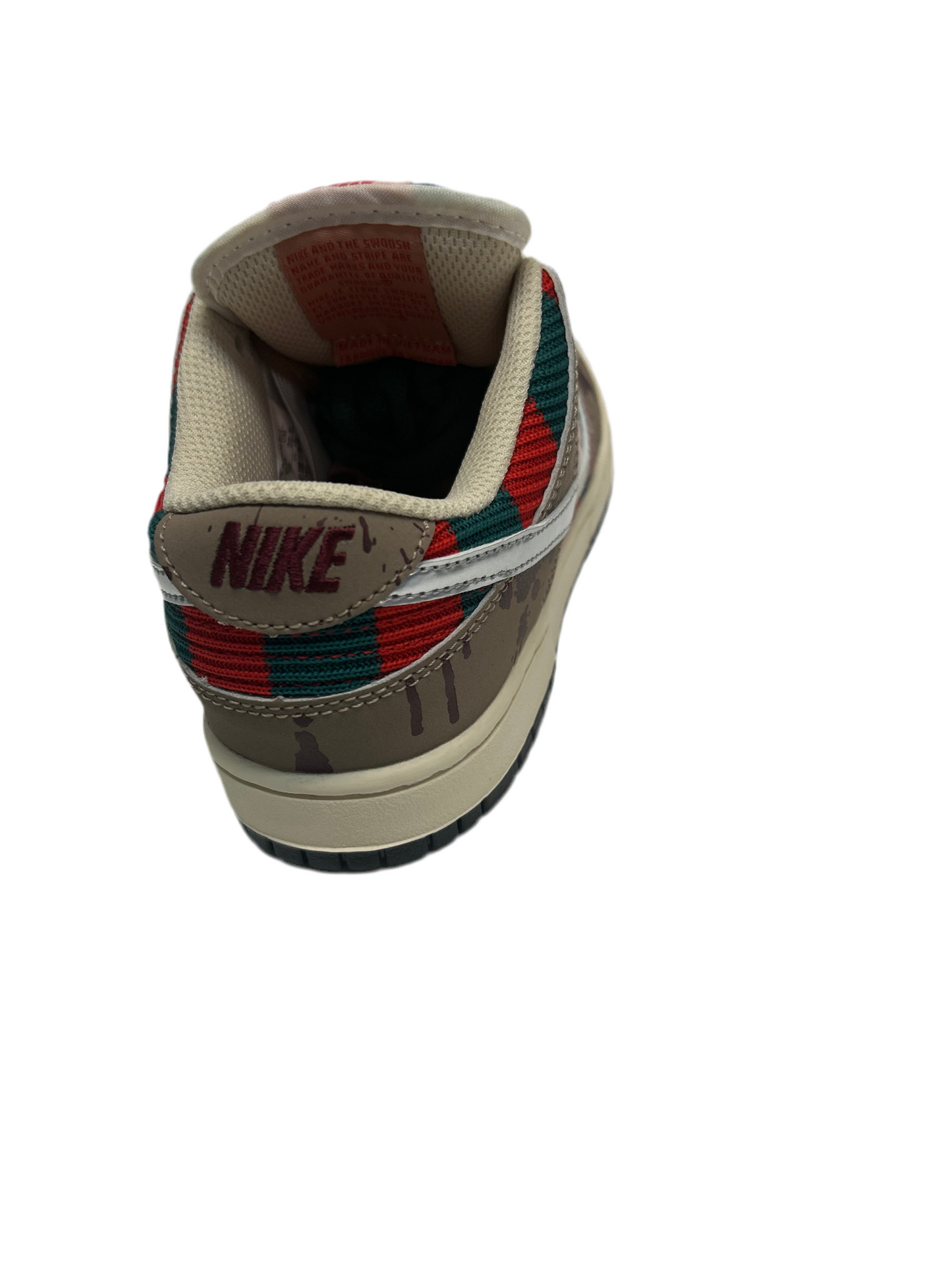 Nike SB Dunk Low Freddy Krueger