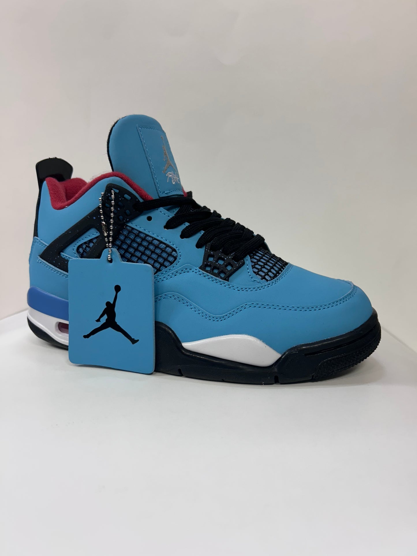 Travis Scott Jordan 4’s